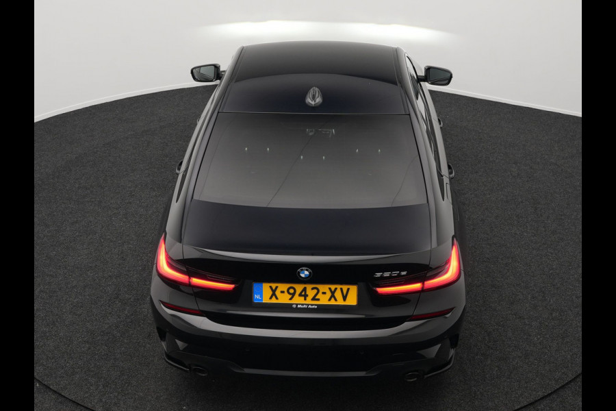 BMW 3-serie 320e M Sport Shadow Plug In Hybrid PHEV | Alcantara Sportstoelen Verwarmd | Sfeerverlichting | 19"L.M | Virtual | Apple Carplay | DAB | Navi Full Map |