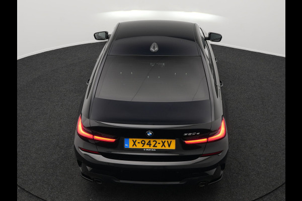 BMW 3-serie 320e M Sport Shadow Plug In Hybrid PHEV | Alcantara Sportstoelen Verwarmd | Sfeerverlichting | 19"L.M | Virtual | Apple Carplay | DAB | Navi Full Map |