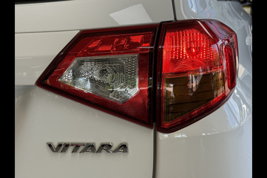 Suzuki Vitara 1.4 140pk AUT Boosterjet Select | Navi | 17 "| ACC | Led koplampen | Carplay | Camera | 100% Dealer onderhouden!