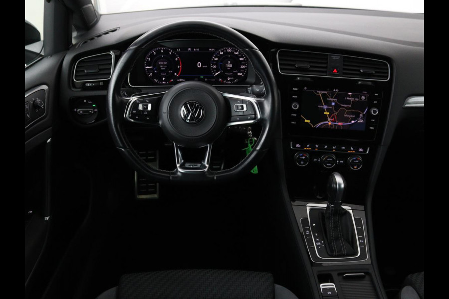 Volkswagen Golf 1.0 TSI R Line | Stoelverwarming | Carplay | Adaptive cruise | Navigatie | Full LED | Parkeerhulp | Climate control | Active Info Display
