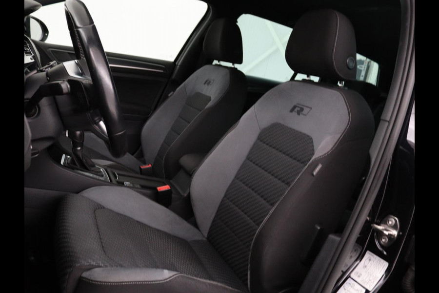 Volkswagen Golf 1.0 TSI R Line | Stoelverwarming | Carplay | Adaptive cruise | Navigatie | Full LED | Parkeerhulp | Climate control | Active Info Display