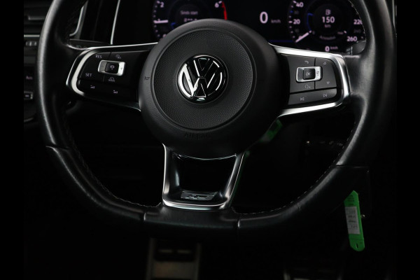 Volkswagen Golf 1.0 TSI R Line | Stoelverwarming | Carplay | Adaptive cruise | Navigatie | Full LED | Parkeerhulp | Climate control | Active Info Display