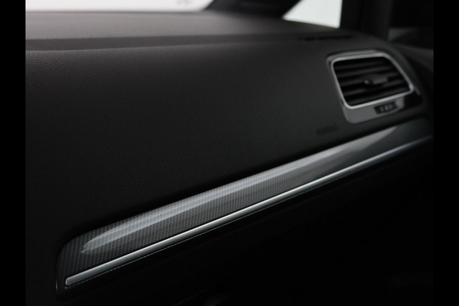 Volkswagen Golf 1.0 TSI R Line | Stoelverwarming | Carplay | Adaptive cruise | Navigatie | Full LED | Parkeerhulp | Climate control | Active Info Display