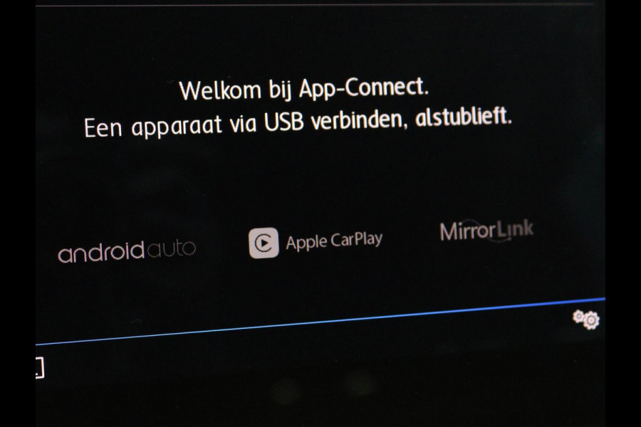 Volkswagen Golf 1.0 TSI R Line | Stoelverwarming | Carplay | Adaptive cruise | Navigatie | Full LED | Parkeerhulp | Climate control | Active Info Display