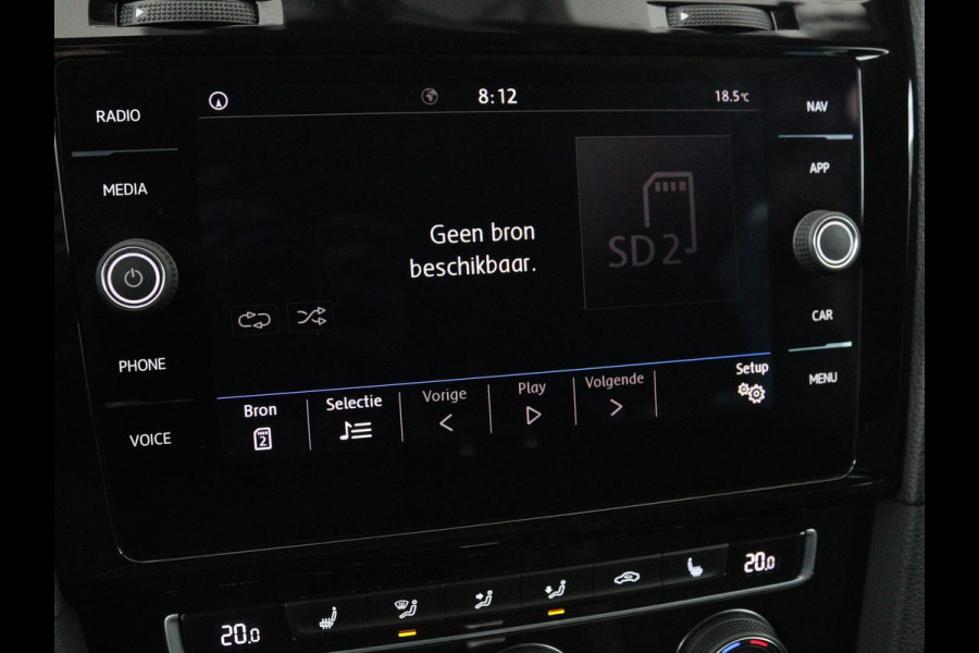 Volkswagen Golf 1.0 TSI R Line | Stoelverwarming | Carplay | Adaptive cruise | Navigatie | Full LED | Parkeerhulp | Climate control | Active Info Display