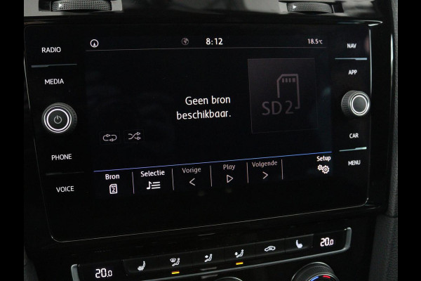 Volkswagen Golf 1.0 TSI R Line | Stoelverwarming | Carplay | Adaptive cruise | Navigatie | Full LED | Parkeerhulp | Climate control | Active Info Display