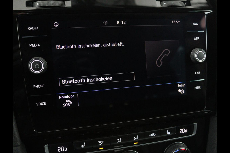Volkswagen Golf 1.0 TSI R Line | Stoelverwarming | Carplay | Adaptive cruise | Navigatie | Full LED | Parkeerhulp | Climate control | Active Info Display