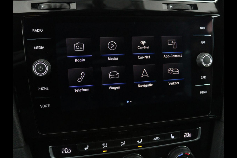 Volkswagen Golf 1.0 TSI R Line | Stoelverwarming | Carplay | Adaptive cruise | Navigatie | Full LED | Parkeerhulp | Climate control | Active Info Display