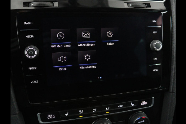 Volkswagen Golf 1.0 TSI R Line | Stoelverwarming | Carplay | Adaptive cruise | Navigatie | Full LED | Parkeerhulp | Climate control | Active Info Display