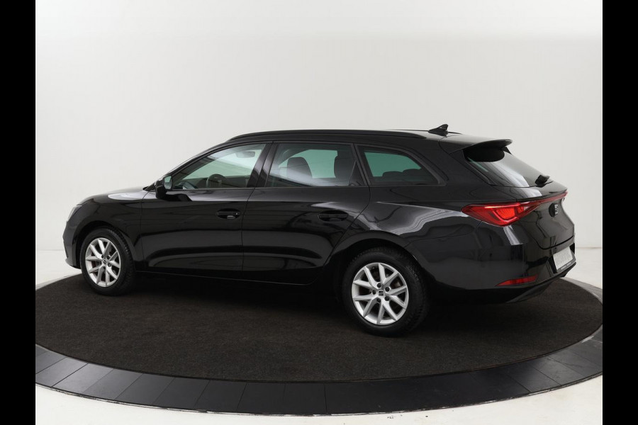 Seat Leon 1.5 eTSI Style | Stoel & stuurverwarming | Carplay | Navigatie | Full LED | Climate control | Parkeerhulp | Cruise control