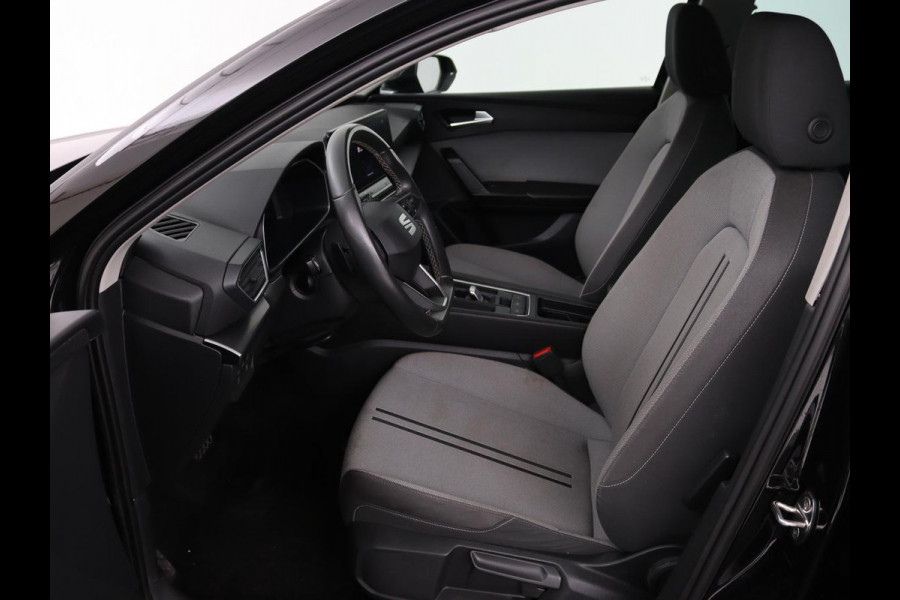 Seat Leon 1.5 eTSI Style | Stoel & stuurverwarming | Carplay | Navigatie | Full LED | Climate control | Parkeerhulp | Cruise control
