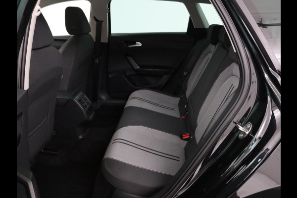Seat Leon 1.5 eTSI Style | Stoel & stuurverwarming | Carplay | Navigatie | Full LED | Climate control | Parkeerhulp | Cruise control