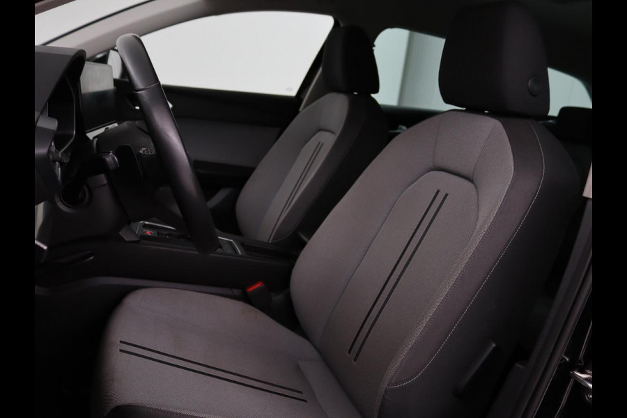 Seat Leon 1.5 eTSI Style | Stoel & stuurverwarming | Carplay | Navigatie | Full LED | Climate control | Parkeerhulp | Cruise control