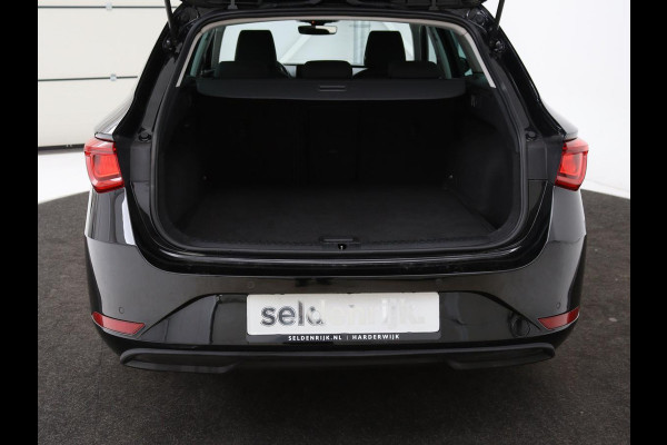 Seat Leon 1.5 eTSI Style | Stoel & stuurverwarming | Carplay | Navigatie | Full LED | Climate control | Parkeerhulp | Cruise control