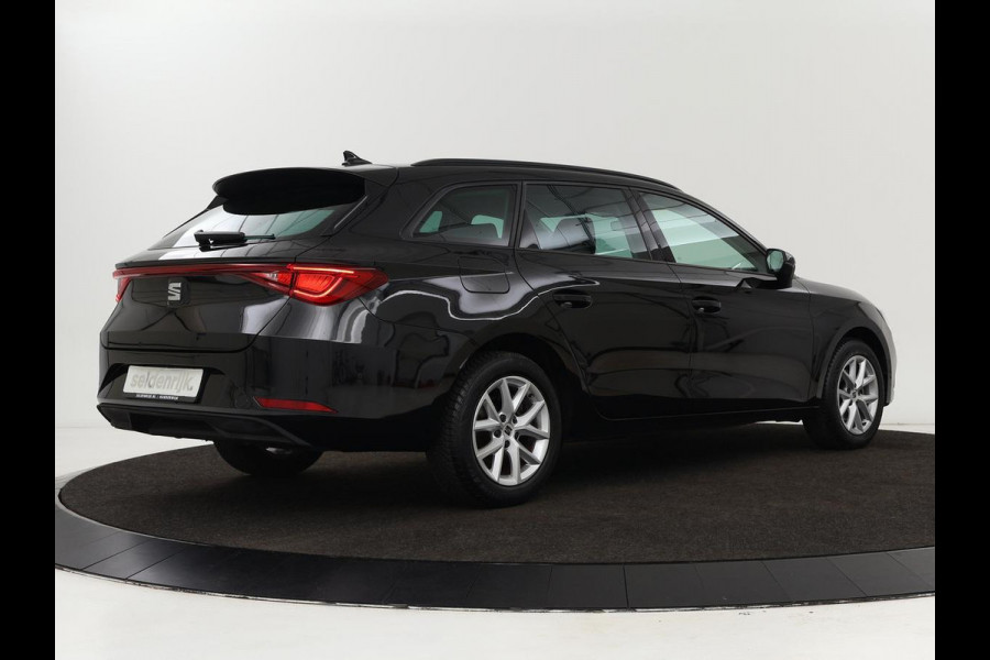 Seat Leon 1.5 eTSI Style | Stoel & stuurverwarming | Carplay | Navigatie | Full LED | Climate control | Parkeerhulp | Cruise control