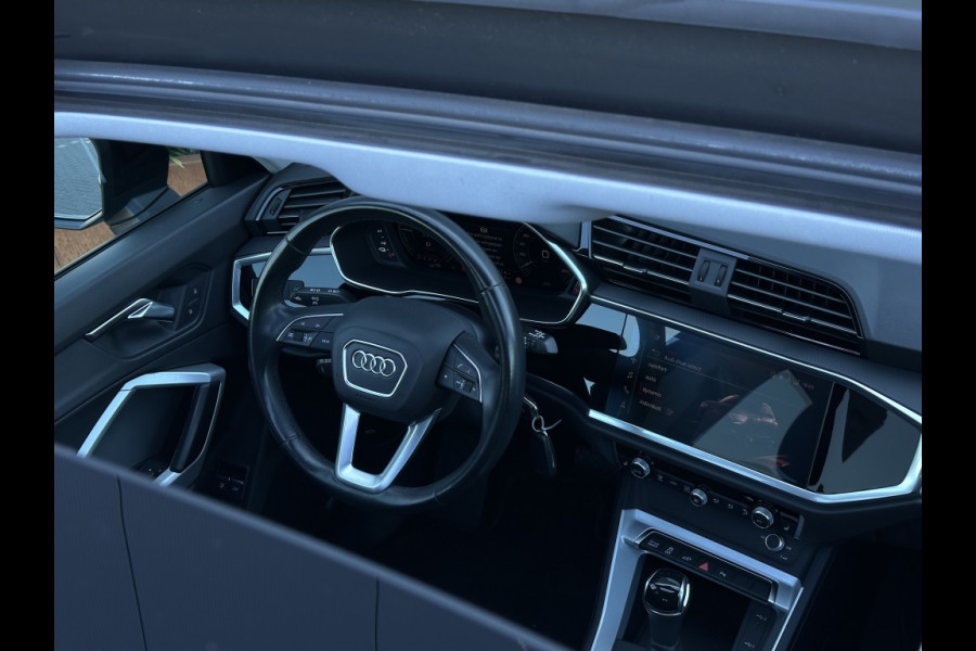 Audi Q3 45 TFSI e Adv Editi. M2022 PANO NAVI SPORTVELGEN CR CONTROL
