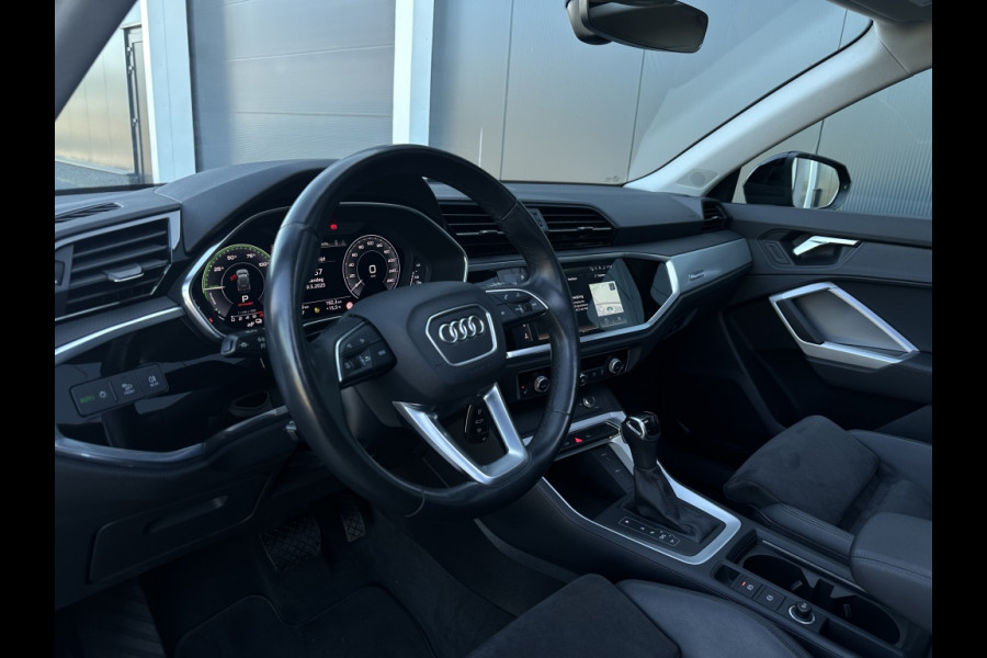 Audi Q3 45 TFSI e Adv Editi. M2022 PANO NAVI SPORTVELGEN CR CONTROL