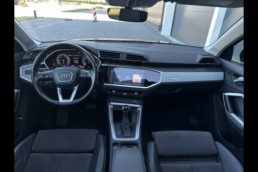 Audi Q3 45 TFSI e Adv Editi. M2022 PANO NAVI SPORTVELGEN CR CONTROL