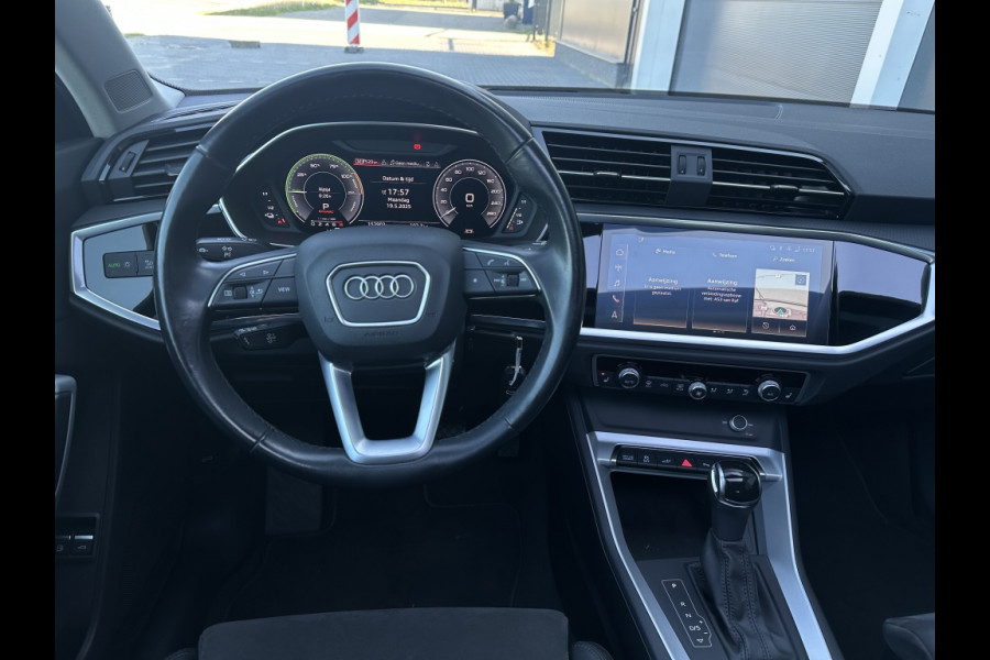 Audi Q3 45 TFSI e Adv Editi. M2022 PANO NAVI SPORTVELGEN CR CONTROL