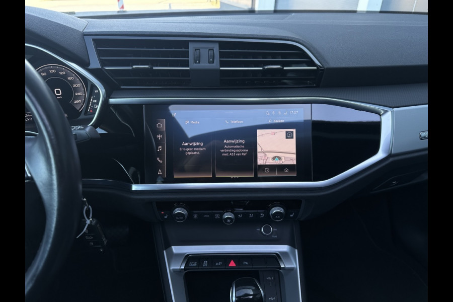 Audi Q3 45 TFSI e Adv Editi. M2022 PANO NAVI SPORTVELGEN CR CONTROL