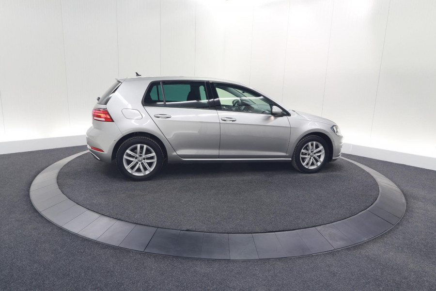 Volkswagen Golf 1.0 TSI 110pk Highline | Adaptieve Cruise Control | Apple Carplay | Parkeersensoren | Stoelverwarming