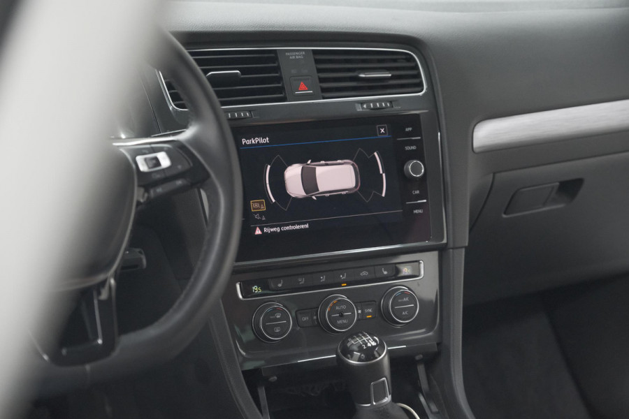 Volkswagen Golf 1.0 TSI 110pk Highline | Adaptieve Cruise Control | Apple Carplay | Parkeersensoren | Stoelverwarming