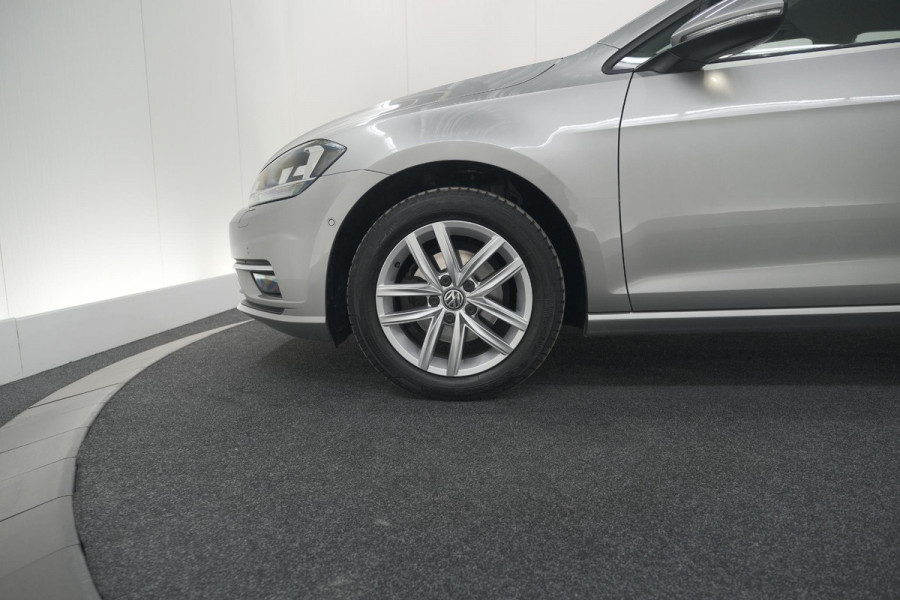 Volkswagen Golf 1.0 TSI 110pk Highline | Adaptieve Cruise Control | Apple Carplay | Parkeersensoren | Stoelverwarming