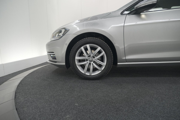 Volkswagen Golf 1.0 TSI 110pk Highline | Adaptieve Cruise Control | Apple Carplay | Parkeersensoren | Stoelverwarming