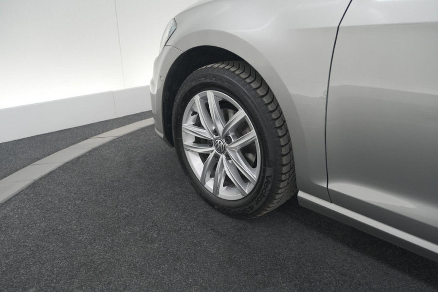 Volkswagen Golf 1.0 TSI 110pk Highline | Adaptieve Cruise Control | Apple Carplay | Parkeersensoren | Stoelverwarming
