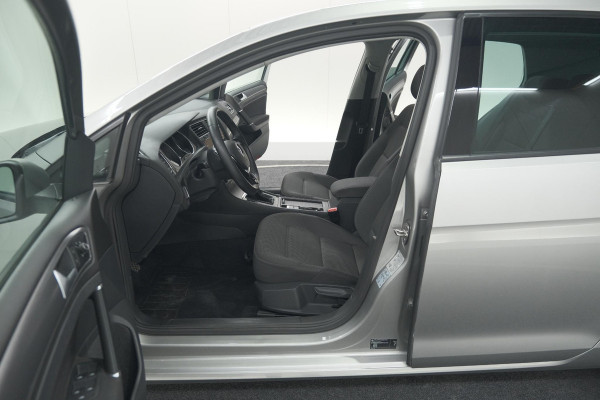 Volkswagen Golf 1.0 TSI 110pk Highline | Adaptieve Cruise Control | Apple Carplay | Parkeersensoren | Stoelverwarming