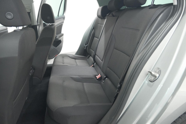 Volkswagen Golf 1.0 TSI 110pk Highline | Adaptieve Cruise Control | Apple Carplay | Parkeersensoren | Stoelverwarming