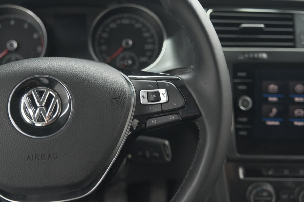 Volkswagen Golf 1.0 TSI 110pk Highline | Adaptieve Cruise Control | Apple Carplay | Parkeersensoren | Stoelverwarming