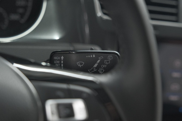Volkswagen Golf 1.0 TSI 110pk Highline | Adaptieve Cruise Control | Apple Carplay | Parkeersensoren | Stoelverwarming