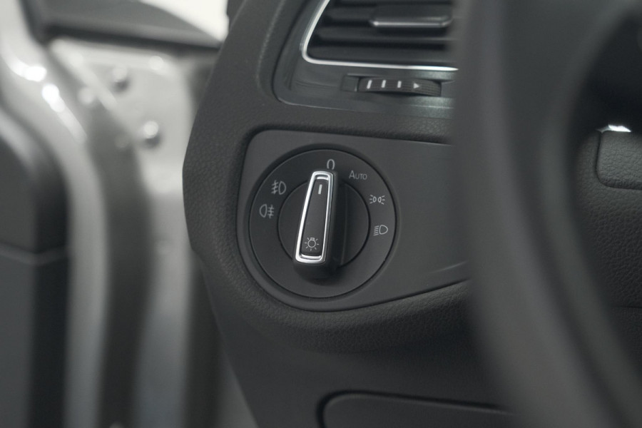 Volkswagen Golf 1.0 TSI 110pk Highline | Adaptieve Cruise Control | Apple Carplay | Parkeersensoren | Stoelverwarming