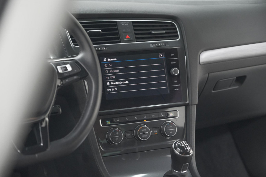 Volkswagen Golf 1.0 TSI 110pk Highline | Adaptieve Cruise Control | Apple Carplay | Parkeersensoren | Stoelverwarming