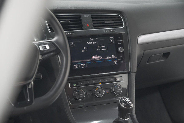 Volkswagen Golf 1.0 TSI 110pk Highline | Adaptieve Cruise Control | Apple Carplay | Parkeersensoren | Stoelverwarming