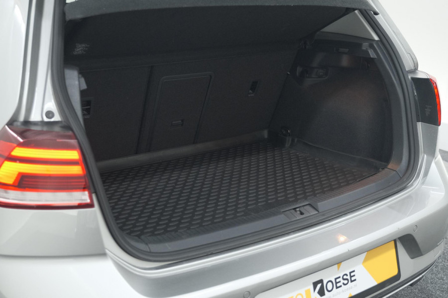Volkswagen Golf 1.0 TSI 110pk Highline | Adaptieve Cruise Control | Apple Carplay | Parkeersensoren | Stoelverwarming