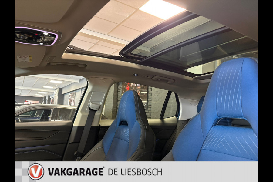 Lynk & Co 01 1.5 modeljaar 2023 prijs rijklaar! Infinity / 360camera / Panorama-dak / apple carplay