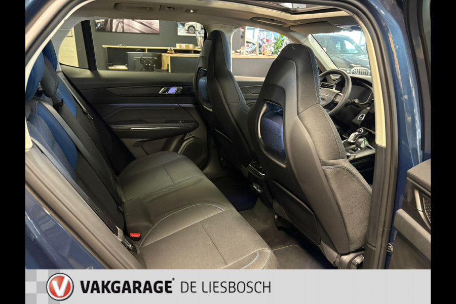 Lynk & Co 01 1.5 modeljaar 2023 prijs rijklaar! Infinity / 360camera / Panorama-dak / apple carplay