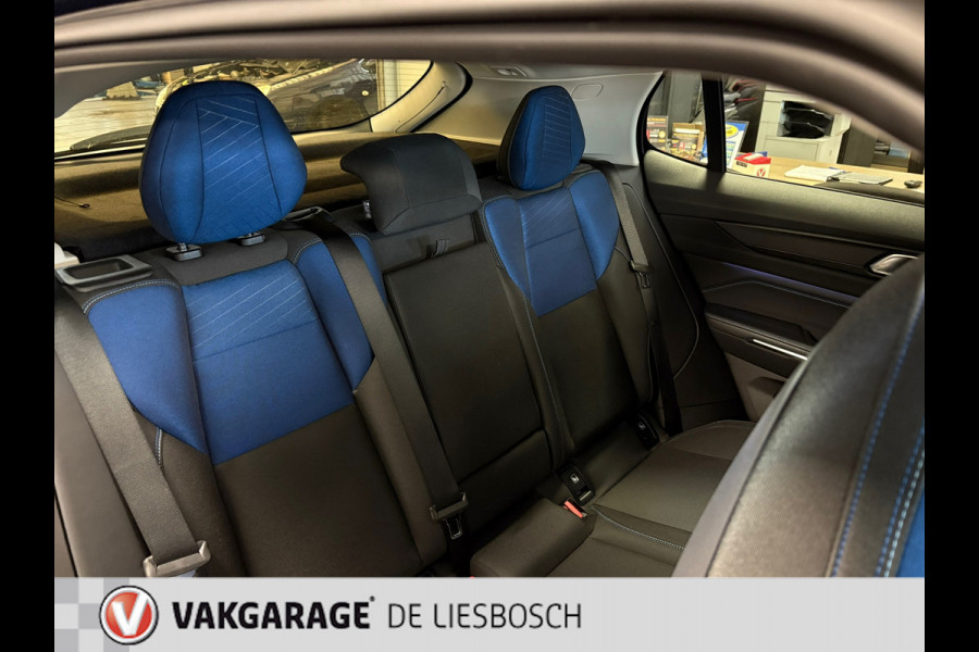 Lynk & Co 01 1.5 modeljaar 2023 prijs rijklaar! Infinity / 360camera / Panorama-dak / apple carplay