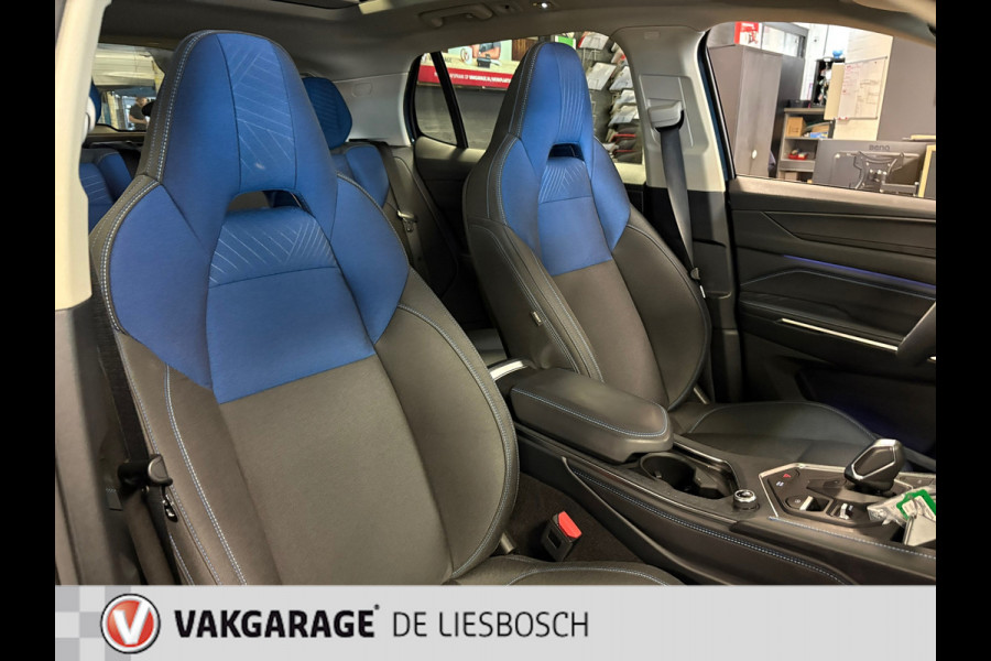 Lynk & Co 01 1.5 modeljaar 2023 prijs rijklaar! Infinity / 360camera / Panorama-dak / apple carplay