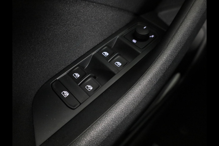 Škoda SCALA Selection 1.0 TSI 115 pk 6 versn. Hand | Trekhaak wegklapbaar | Image pakket
