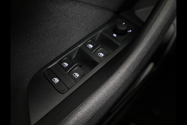Škoda SCALA Selection 1.0 TSI 115 pk 6 versn. Hand | Trekhaak wegklapbaar | Image pakket