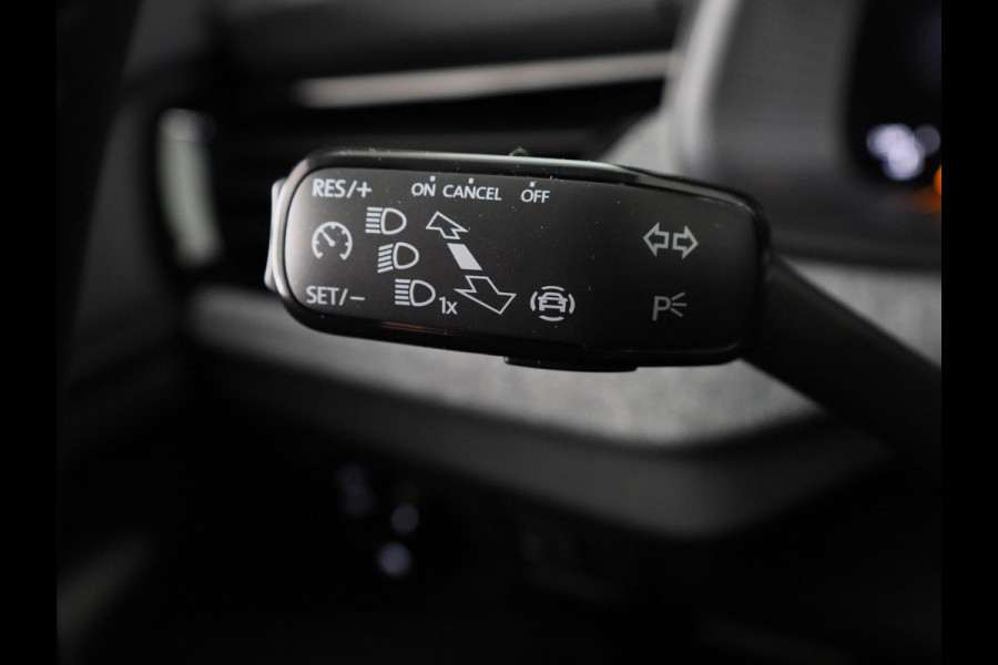 Škoda SCALA Selection 1.0 TSI 115 pk 6 versn. Hand | Trekhaak wegklapbaar | Image pakket