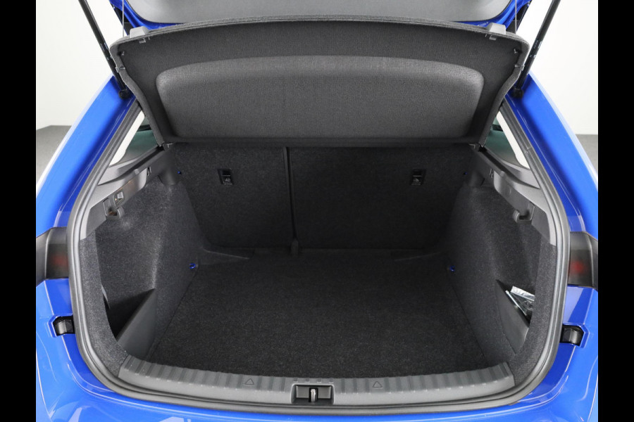 Škoda SCALA Selection 1.0 TSI 115 pk 6 versn. Hand | Trekhaak wegklapbaar | Image pakket