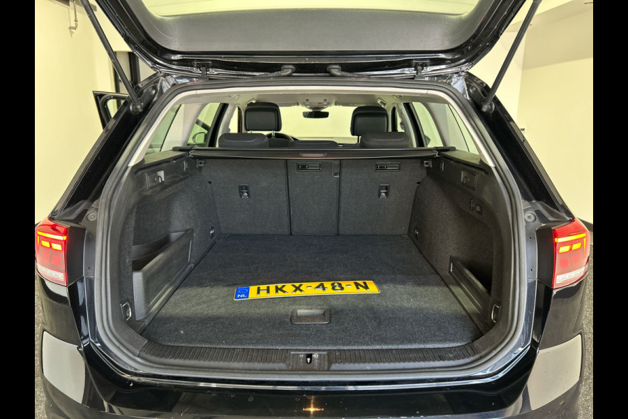 Volkswagen Passat Variant 1.4 TSI PHEV GTE Business | Stoelverwarming | Trekhaak | DSG | Virtual Cockpit