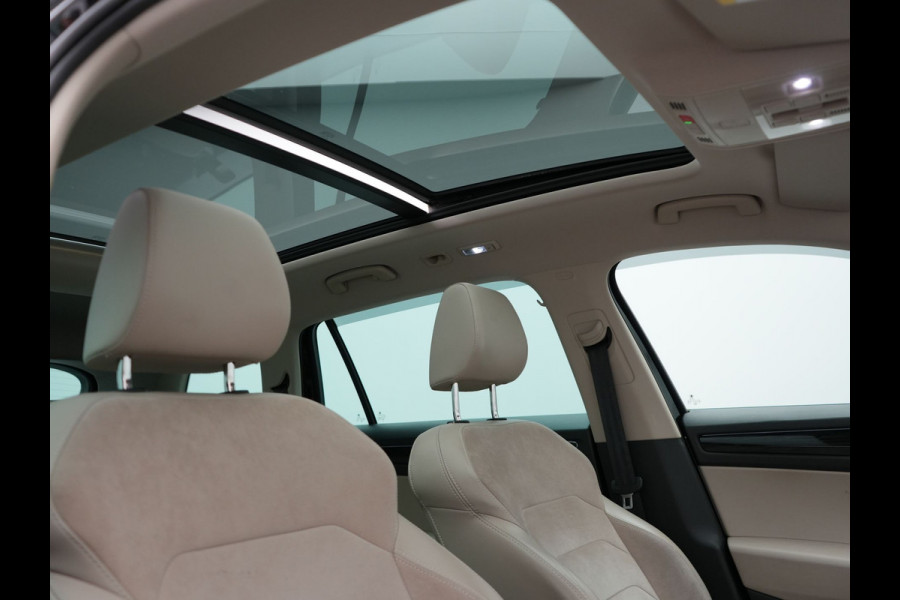 Škoda Kodiaq 2.0 TSI 4x4 Style 180pk DSG | Panodak | Trekhaak af Fabriek | Adaptive Cruise | Alcantara Sportstoelen Memory | 360 Camera | 19"L.M | Keyless | Sfeerverlichting | Apple Carplay | Dode Hoek Detectie |