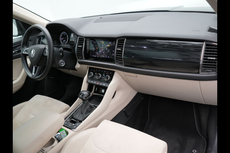 Škoda Kodiaq 2.0 TSI 4x4 Style 180pk DSG | Panodak | Trekhaak af Fabriek | Adaptive Cruise | Alcantara Sportstoelen Memory | 360 Camera | 19"L.M | Keyless | Sfeerverlichting | Apple Carplay | Dode Hoek Detectie |
