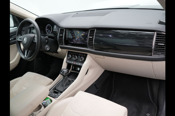 Škoda Kodiaq 2.0 TSI 4x4 Style 180pk DSG | Panodak | Trekhaak af Fabriek | Adaptive Cruise | Alcantara Sportstoelen Memory | 360 Camera | 19"L.M | Keyless | Sfeerverlichting | Apple Carplay | Dode Hoek Detectie |