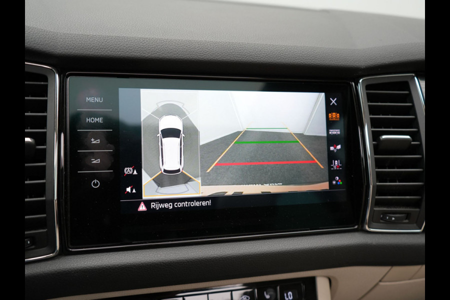 Škoda Kodiaq 2.0 TSI 4x4 Style 180pk DSG | Panodak | Trekhaak af Fabriek | Adaptive Cruise | Alcantara Sportstoelen Memory | 360 Camera | 19"L.M | Keyless | Sfeerverlichting | Apple Carplay | Dode Hoek Detectie |